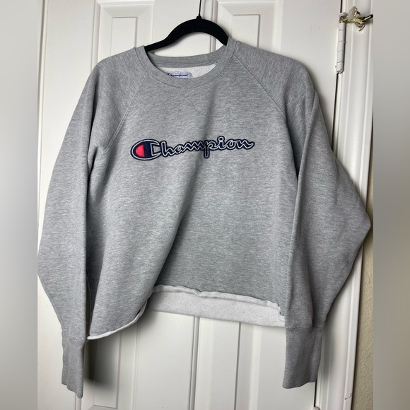 Women’s Champion Heather Gray Crop Top Cut Off Crewneck Sweatshirt SZ L Juniors - Picture 1 of 3